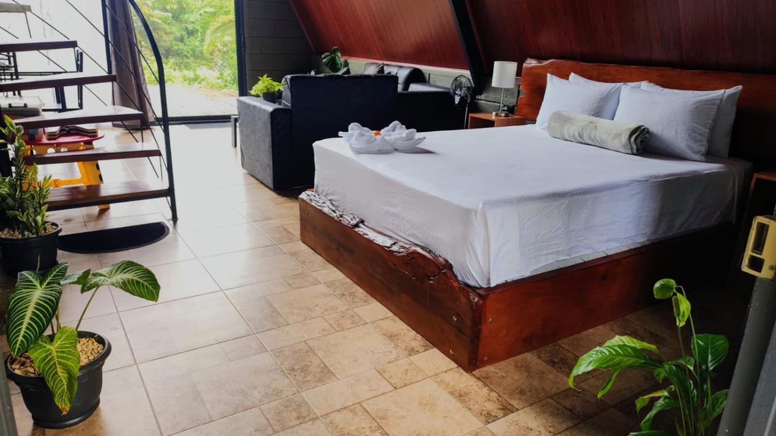Yarumo Lodge, Rio Celeste Black Chalets Bijagua Exterior foto